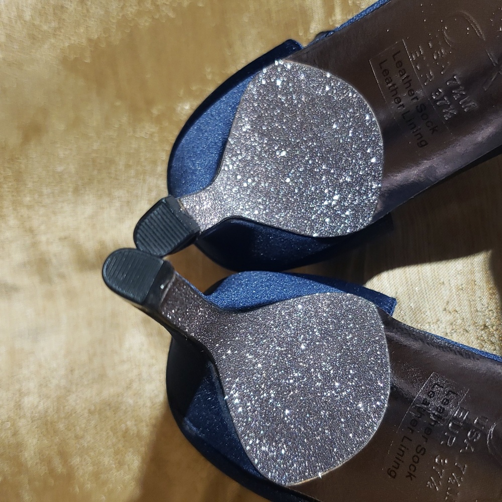 NWoT Adrianna Papell Navy Blue Satin Beaded Pointed Toe Pump, Size 7.5 - Picture 13 of 16